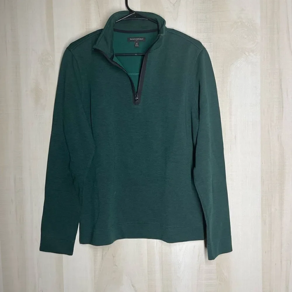 Banana‎ Republic forest Hunter green long sleeve pullover, size medium